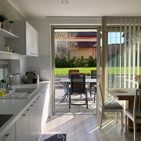 Rizling Apartmanház**** Balatonalmádi