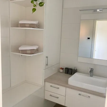 Rizling Apartmanház**** * Balatonalmádi