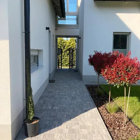 Rizling Apartmanház**** Appartamento *