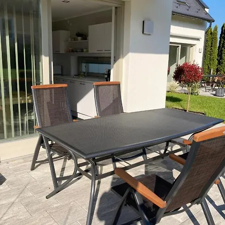 Appartamento Rizling Apartmanház**** Balatonalmádi
